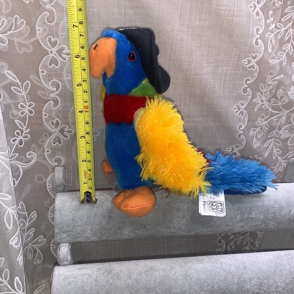 Bundle of 4 Pirate themed plush Jake, Princes, Parrot & Captain Hook Disney - Picture 3 of 9